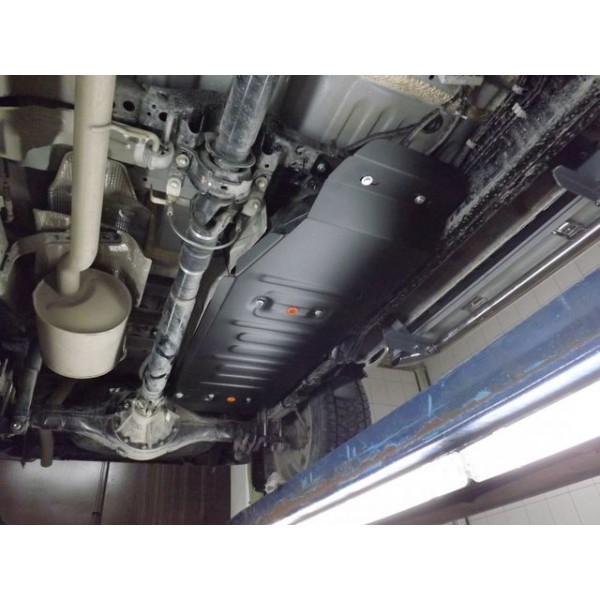 Toyota Hilux (AN120) 2015- V-all  защита топливного бака / сталь 2,0 мм