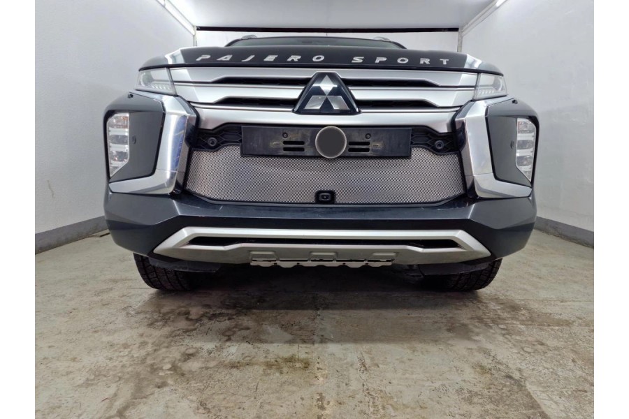 Защита радиатора Mitsubishi Pajero Sport III 2021- chrome с камерой