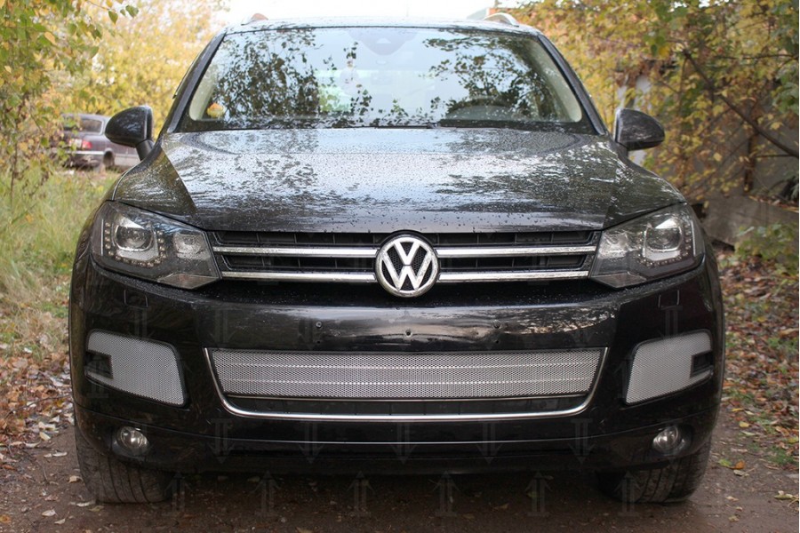 Защита радиатора Volkswagen Touareg II 2010-2014 центральная chrome