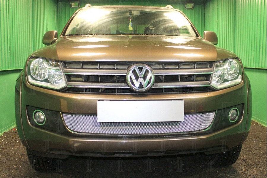Защита радиатора Volkswagen Amarok 2010-2016 (с 2-мя горизонтальными ребрами жесткости) chrome