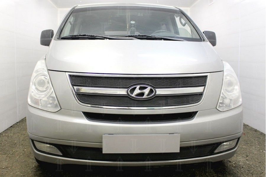 Защита радиатора Hyundai Starex H1 II 2007-2015 под буксировочный крюк black низ
