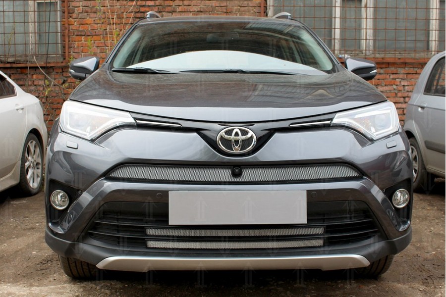 Защита радиатора Toyota Rav4 2015- (с камерой) chrome верх
