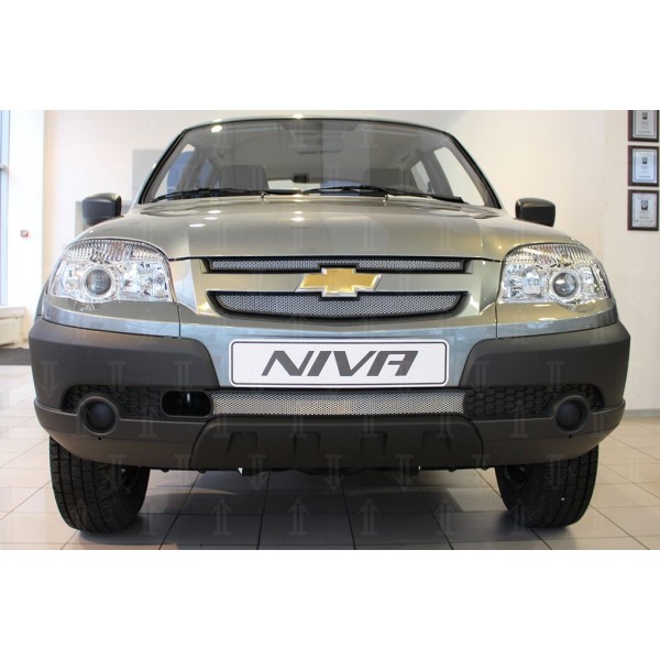 Защита радиатора Chevrolet Niva I рестайлинг (L /LC/ GL/LE/LE+) 2009- (3 части) chrome