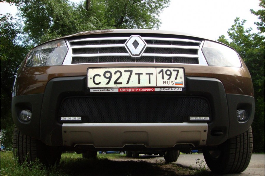 Защита радиатора Renault Duster 2011-2015 с вырезом под ДХО black