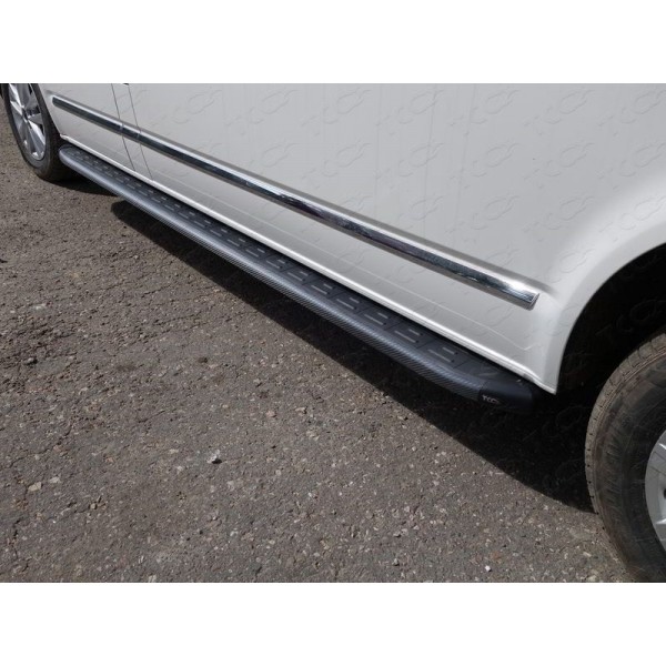 Пороги алюминиевые с накладкой чёрный карбон для Volkswagen Transporter T6 Long 2015-
