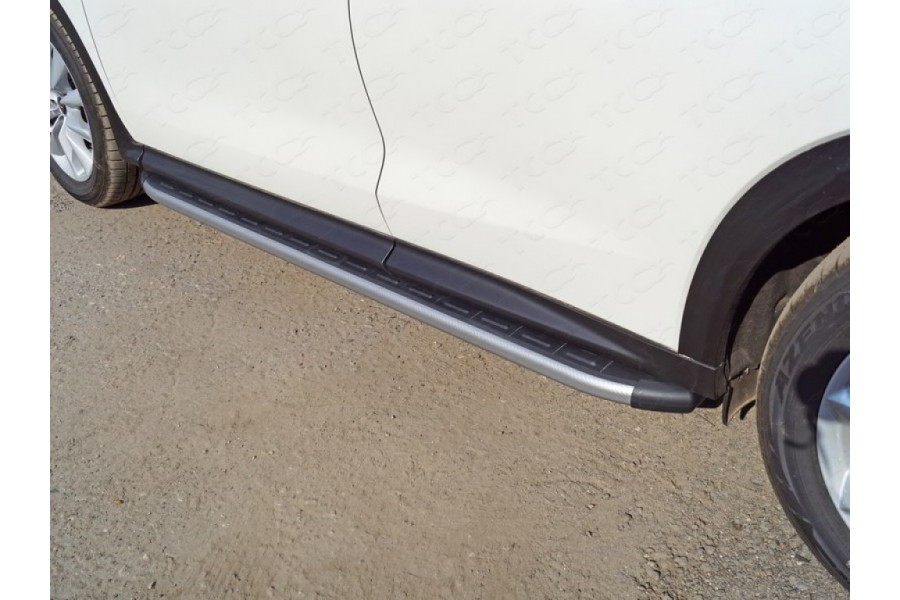 Пороги алюминиевые с пластиковой накладкой (карбон серебро) 1820 мм 